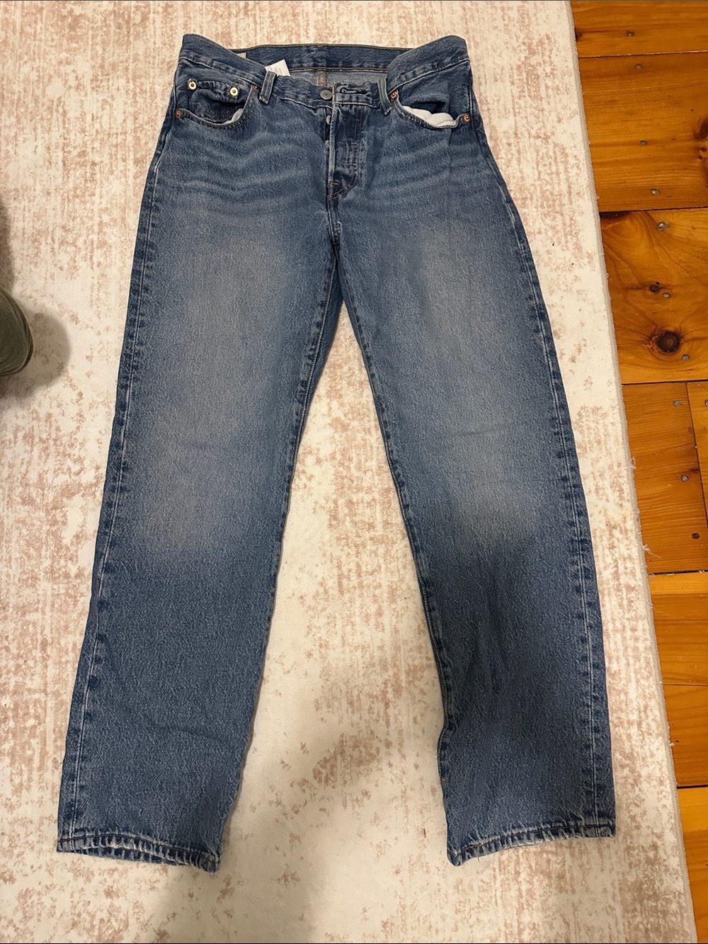 Levi's Women's Straight Leg Jeans in Faded Blue Denim